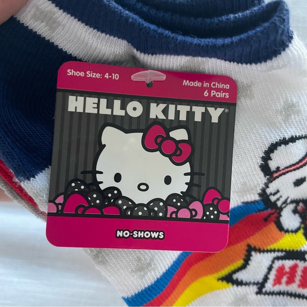 Hello Kitty Socks - Picture 4 of 9